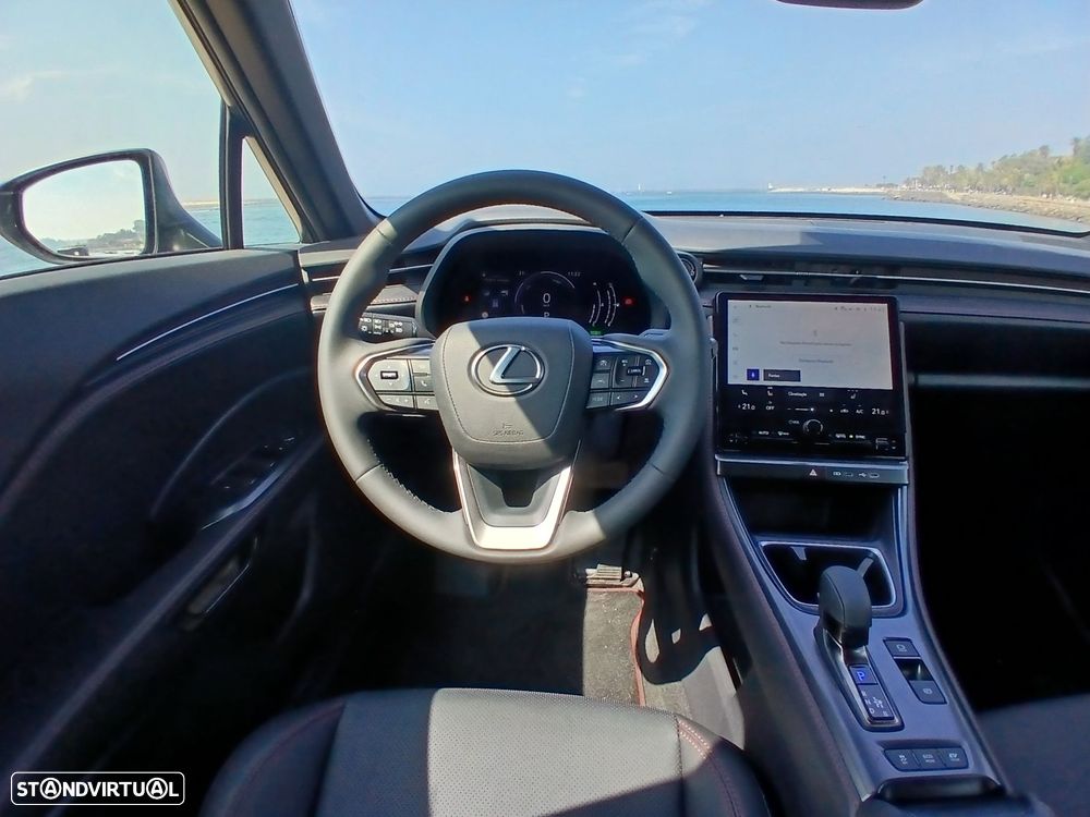 Lexus LBX Elegant - 10