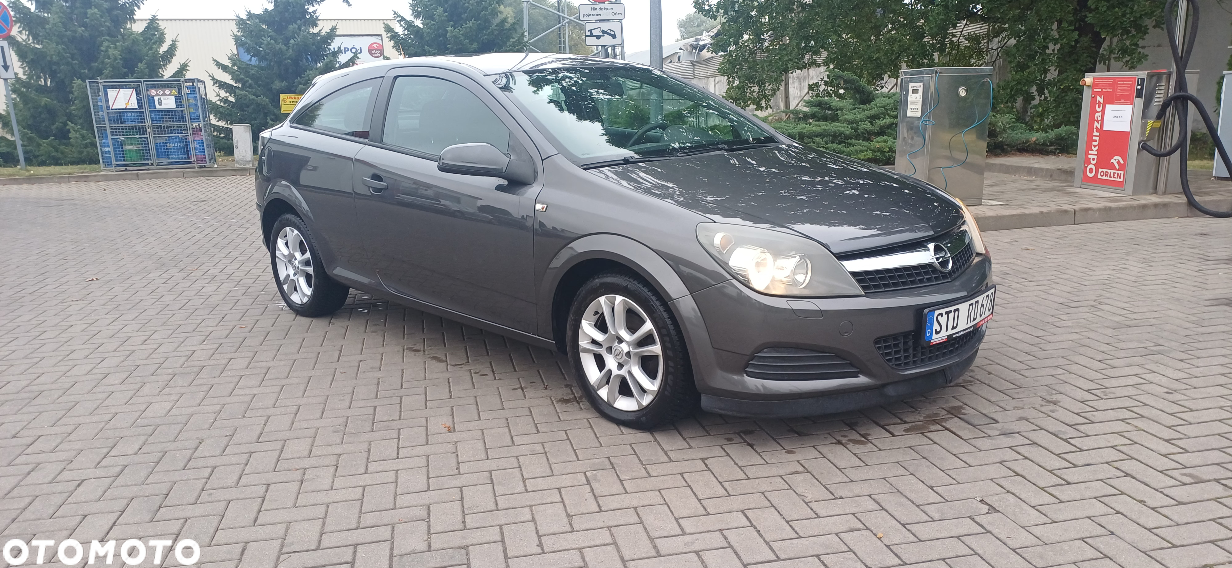 Opel Astra IV GTC 1.4 Active - 2