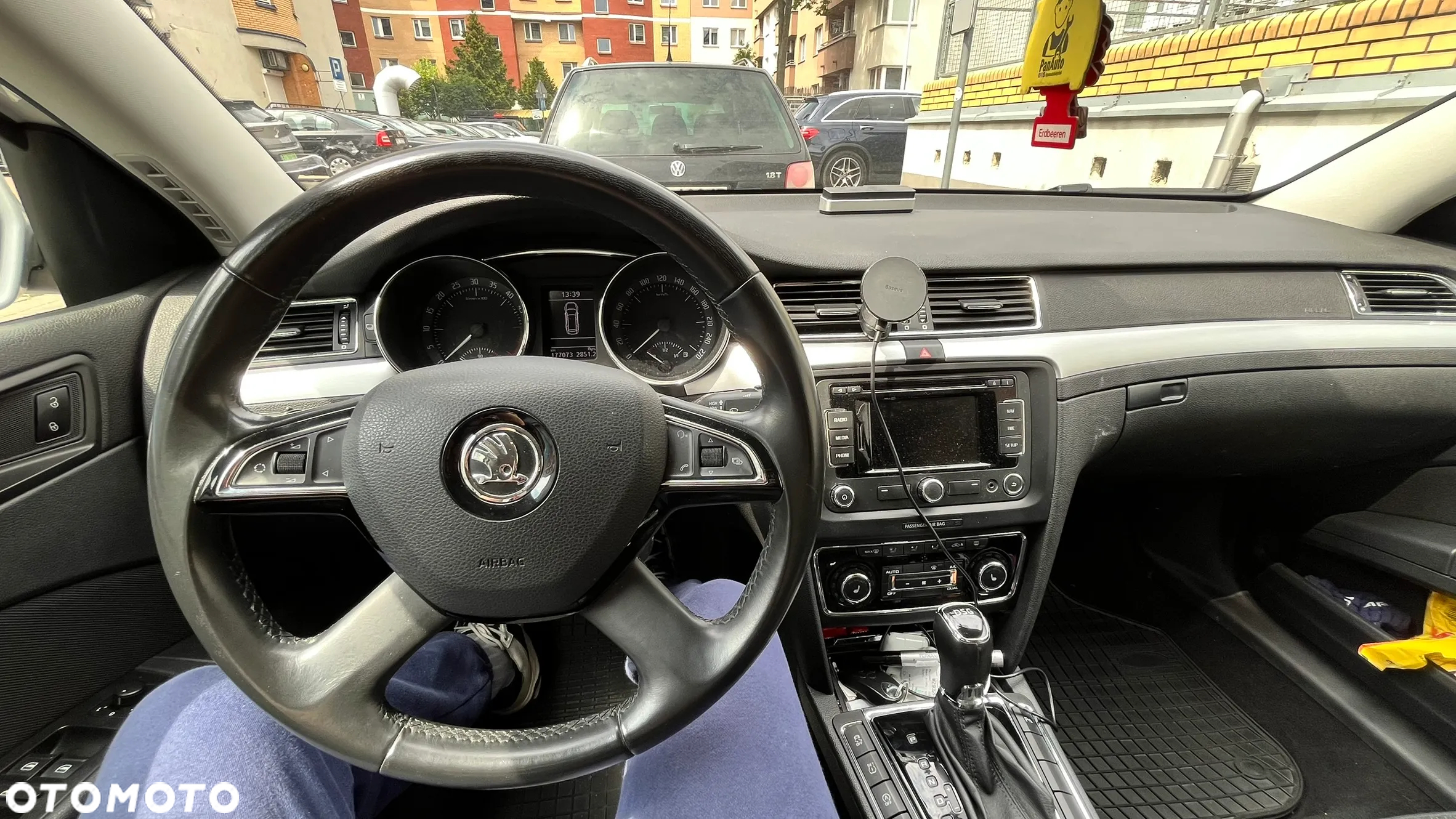 Skoda Superb 2.0 TDI Ambition DSG - 8