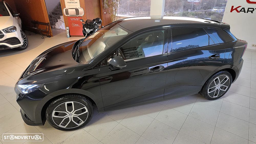 MG MG4 64 kWh Luxury - 6