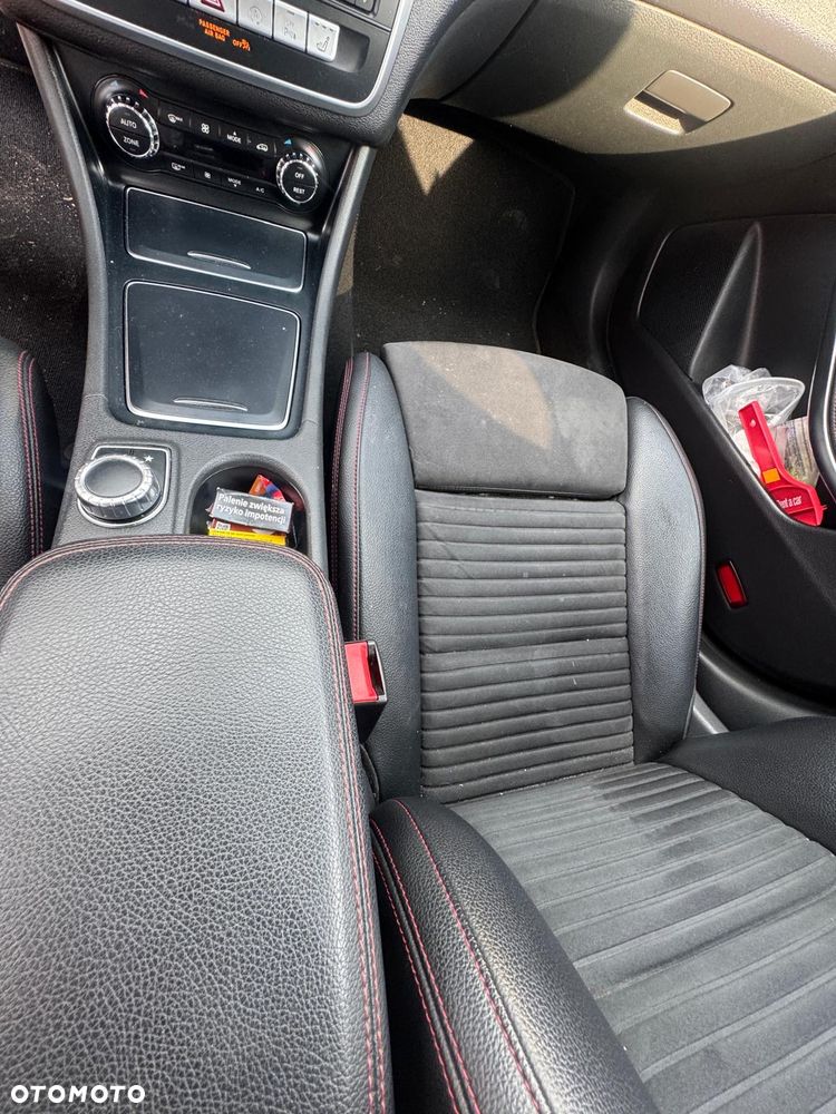 Mercedes-Benz CLA 220 4-Matic AMG Line - 10