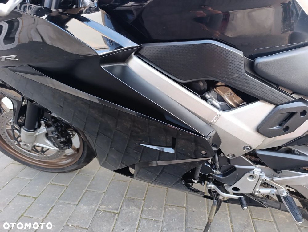Honda VFR - 14