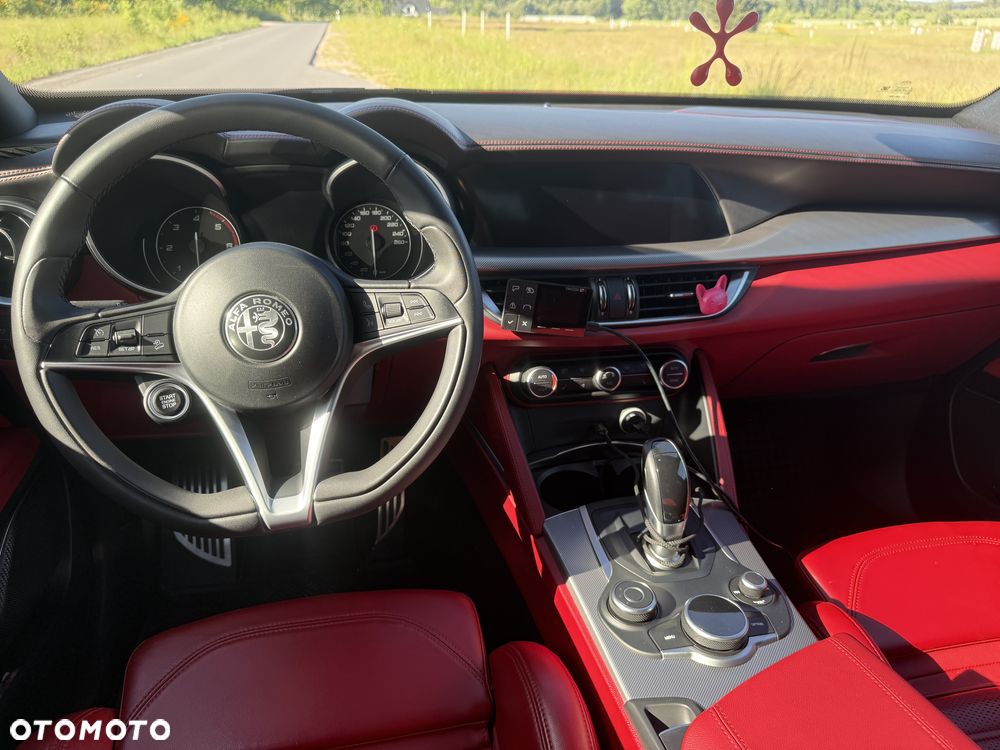 Alfa Romeo Stelvio 2.2 JTDM TI Q4 - 14