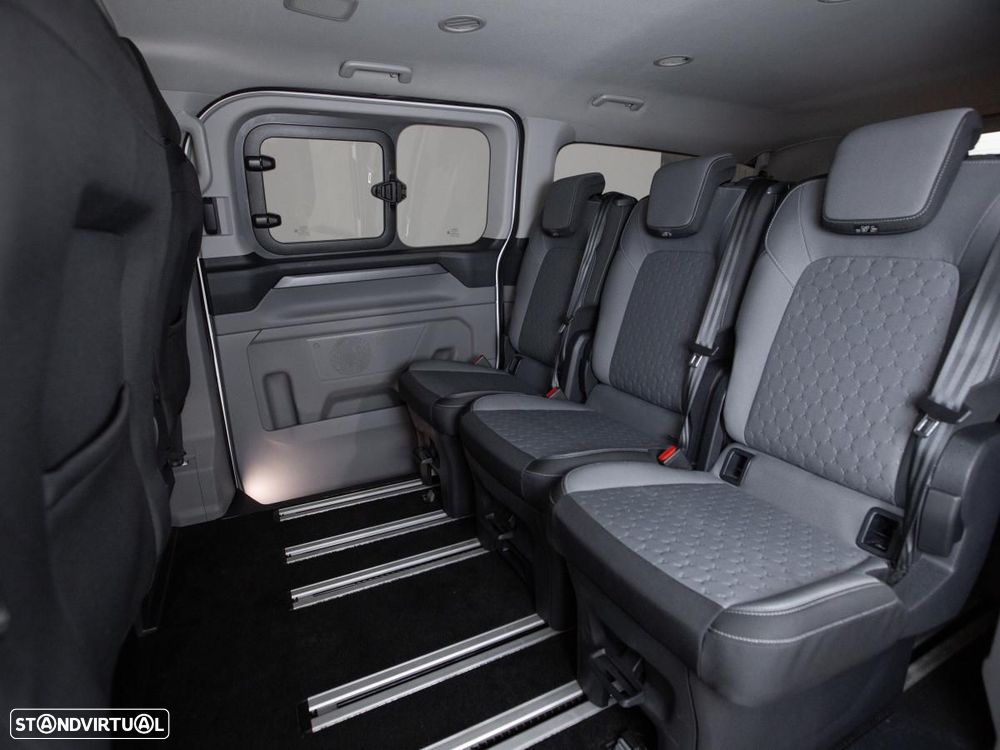 Ford Tourneo Custom — fotografia 8