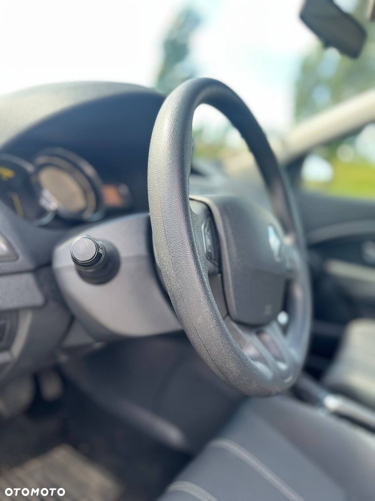 Renault Megane dCi 95 FAP Paris - 19