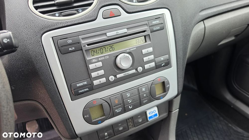 Ford Focus 1.8 FF Ghia - 18