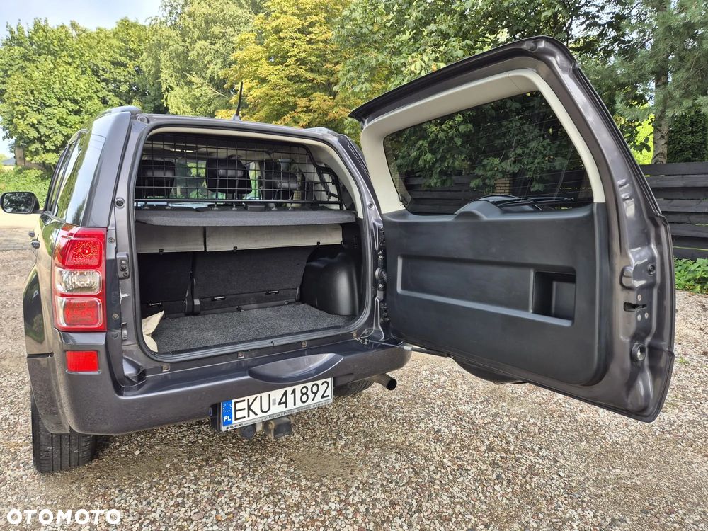 Suzuki Grand Vitara 2.4 De Luxe - 36
