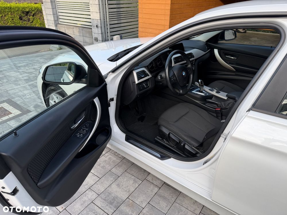 BMW Seria 3 330e iPerformance Advantage - 5