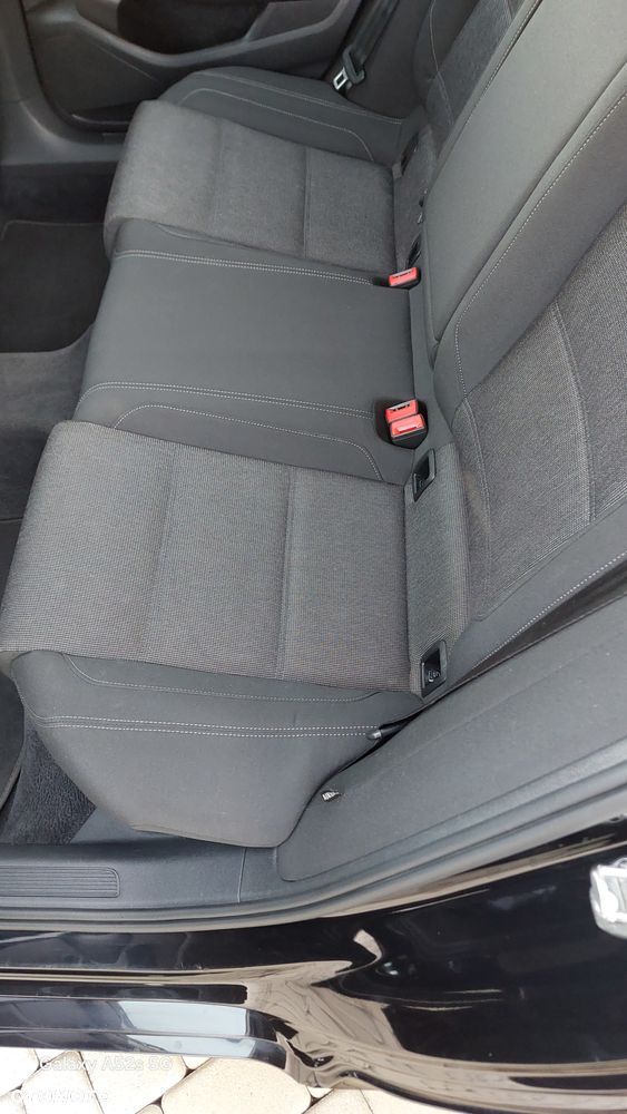 Volkswagen Passat 2.0 TDI SCR Comfortline - 24
