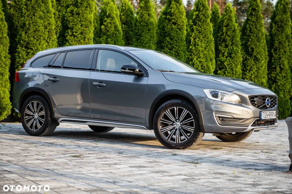 Volvo V60 Cross Country T5 AWD Summum - 11