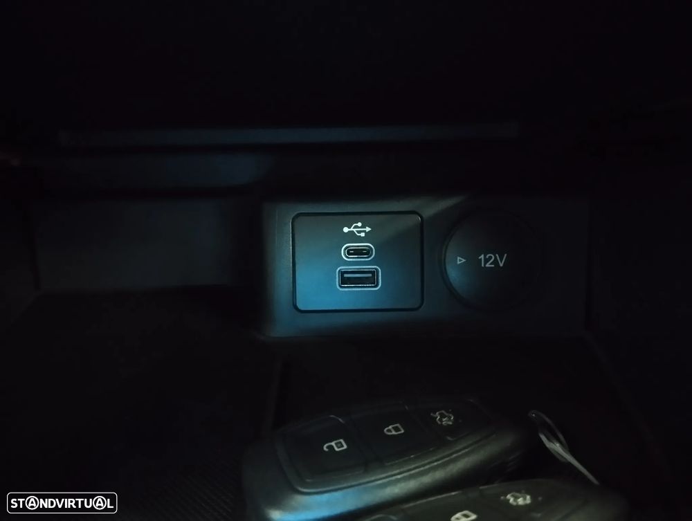 Ford Focus 1.0 EcoBoost MHEV ST-Line - 38