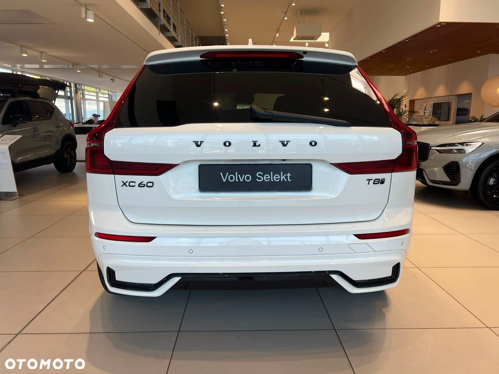 Volvo XC 60 T8 Plug-In Hybrid AWD Plus Black Edition - 11