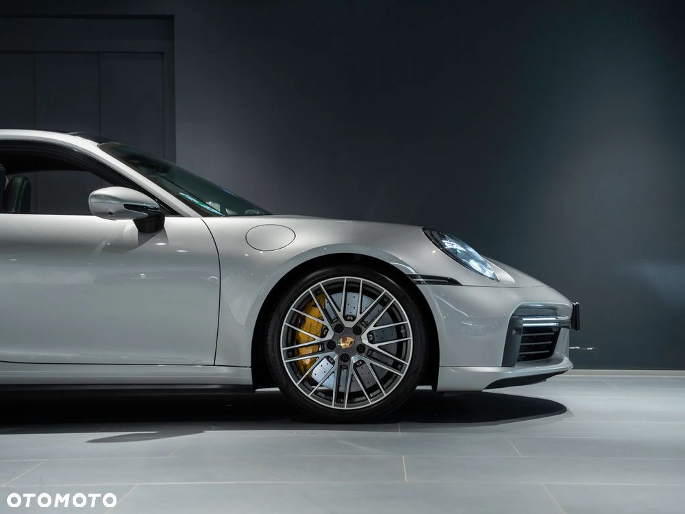 Porsche 911 Turbo S - 12
