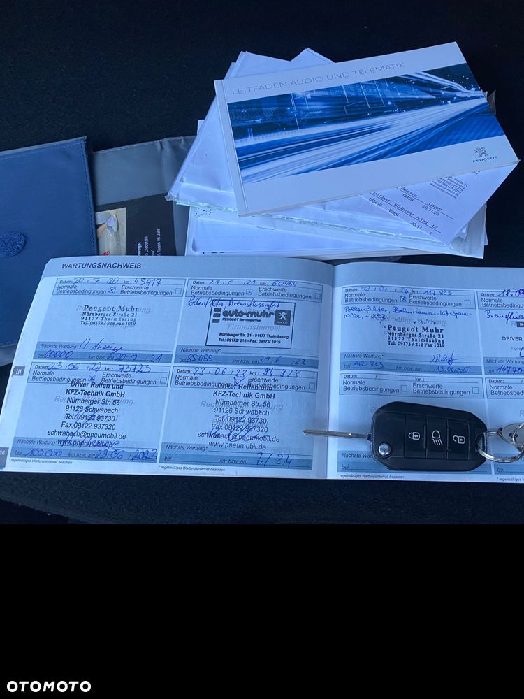 Peugeot 2008 1.2 PureTech GT Line S&S - 37