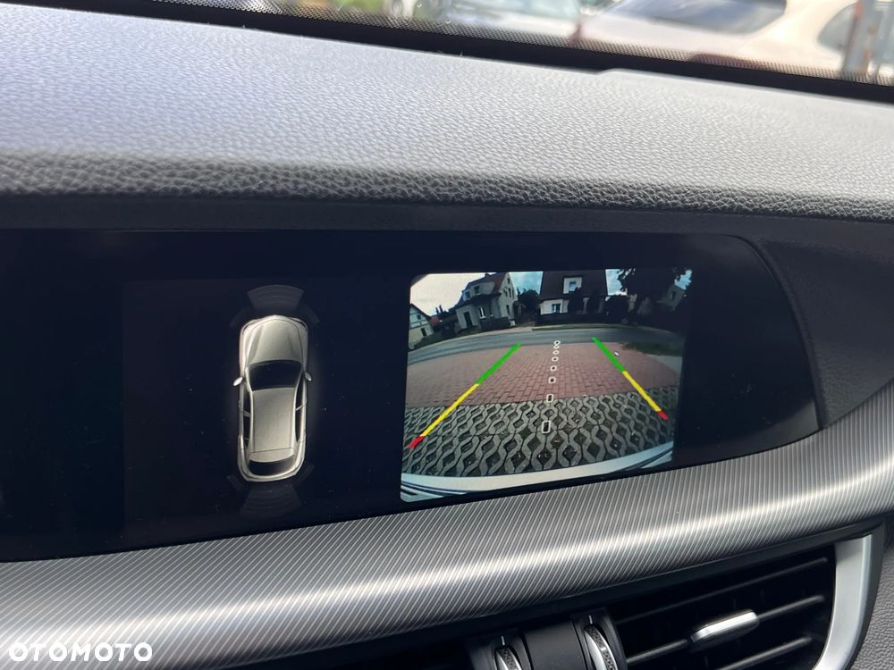 Alfa Romeo Stelvio 2.0 Turbo 16V AT8-Q4 Veloce - 27