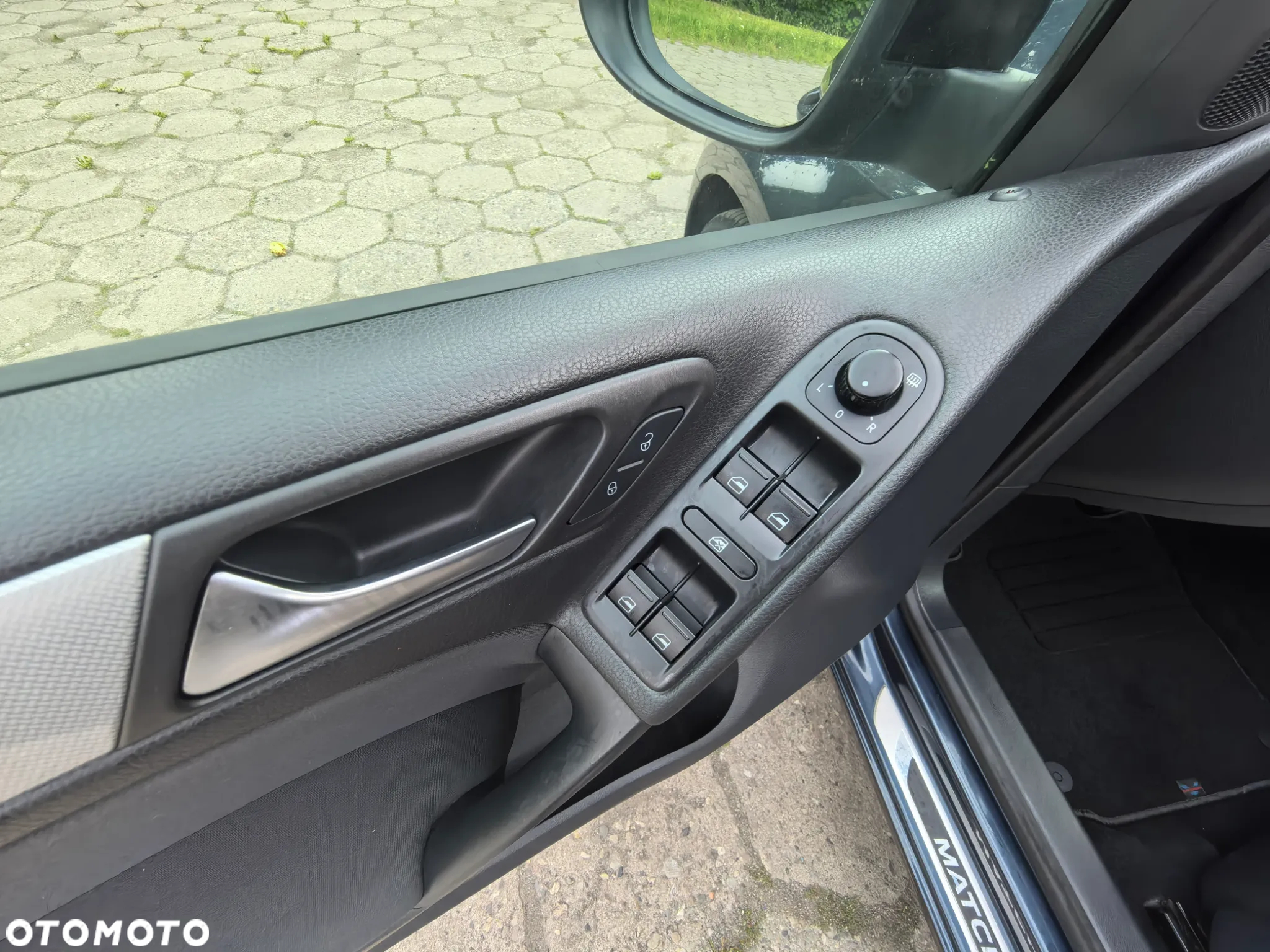 Volkswagen Golf - 24