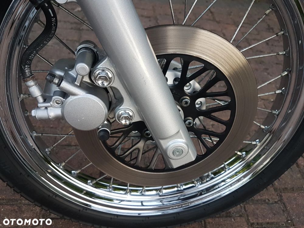 Suzuki Intruder - 11