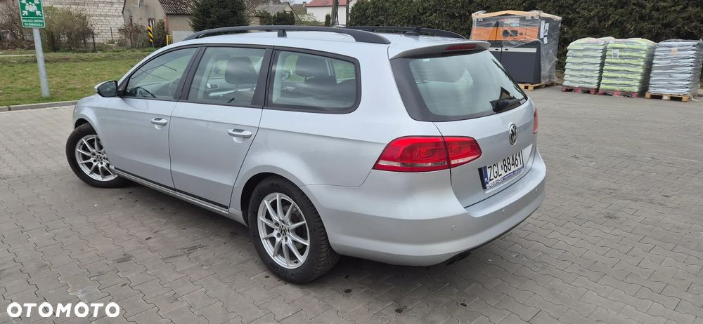 Volkswagen Passat 2.0 TDI DSG Trendline - 5