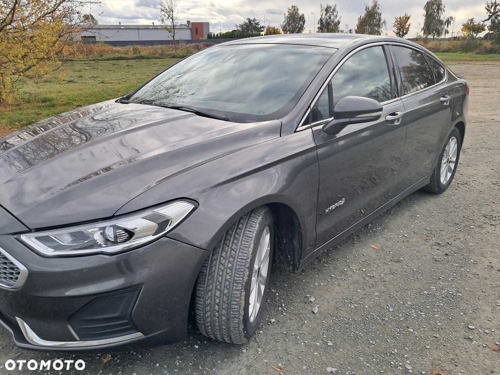 Ford Fusion - 16