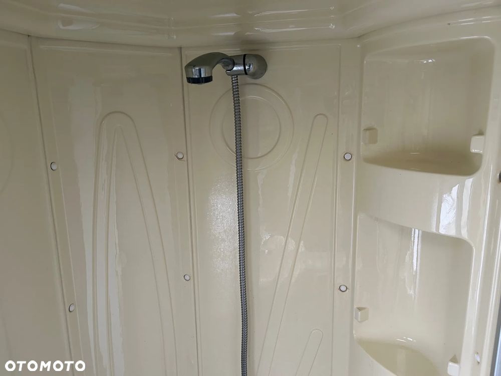 Fendt 650 z dużym przedsionkiem, prysznic - 23