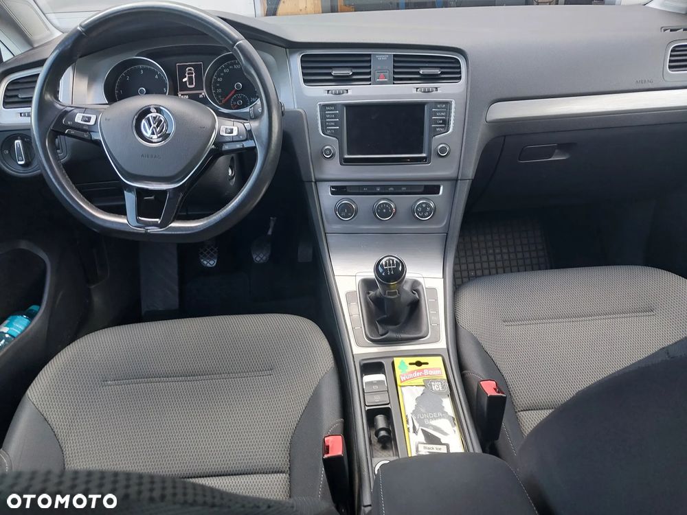 Volkswagen Golf 1.6 TDI BlueMotion Trendline - 4