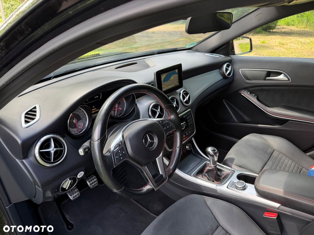 Mercedes-Benz GLA 200 AMG Line - 14