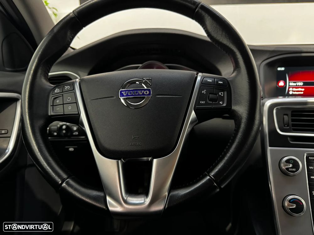 Volvo V60 2.0 D3 Momentum - 24