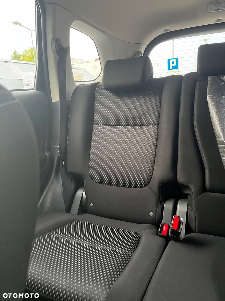 Mitsubishi Outlander - 11