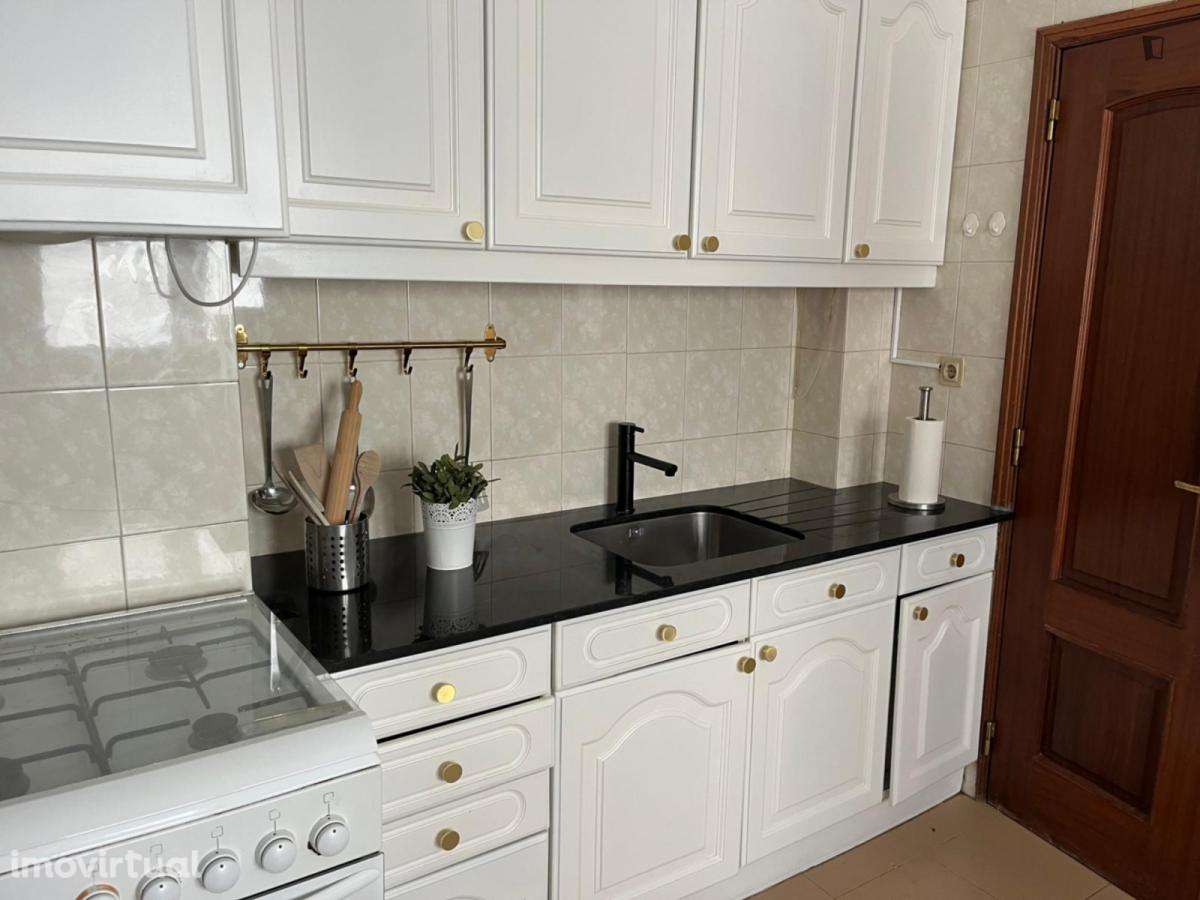 Apartamento com 3 quartos - localizado em Lisbon - Grande imagem: 2/11