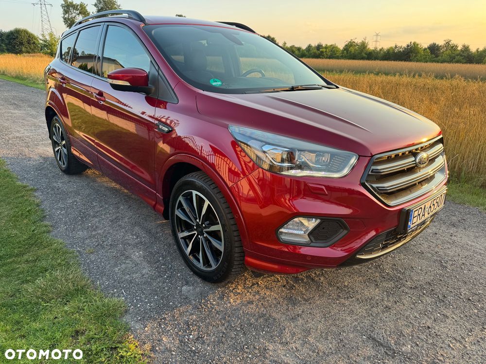 Ford Kuga 1.5 EcoBoost 2x4 ST-Line - 4