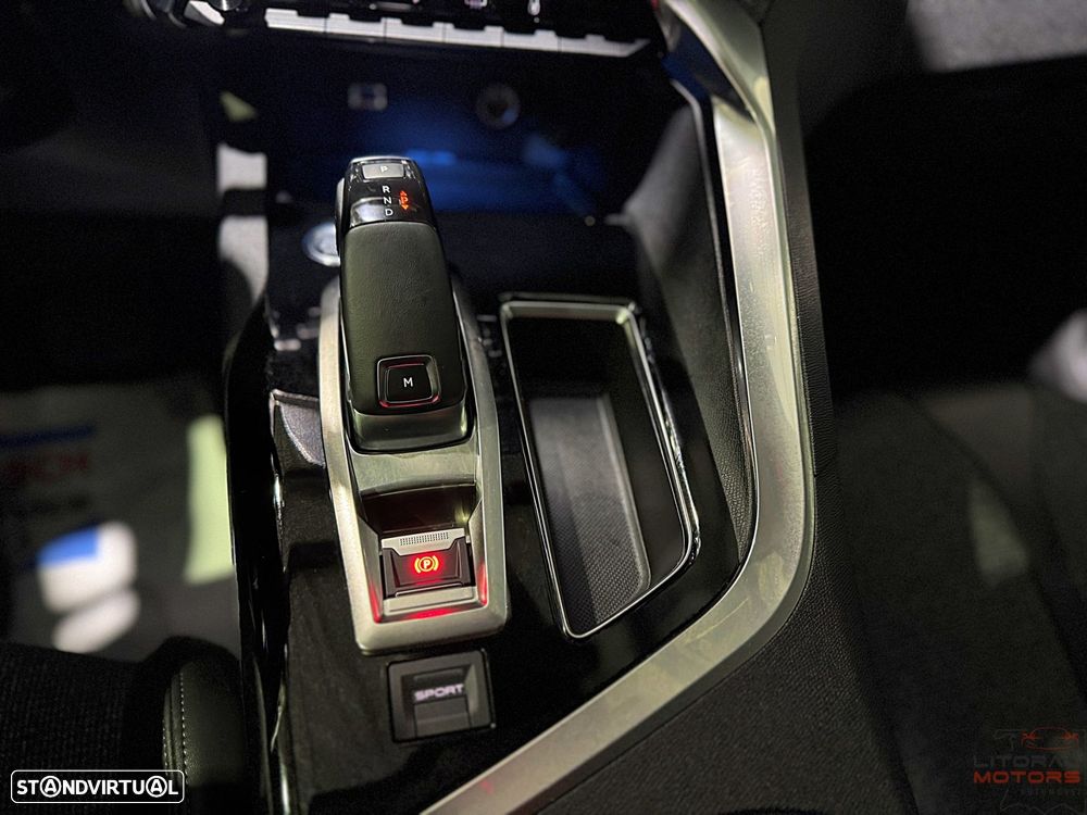 Peugeot 5008 1.2 PureTech Allure Pack EAT8 - 29