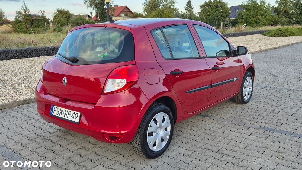 Renault Clio 1.2 16V Authentique - 4