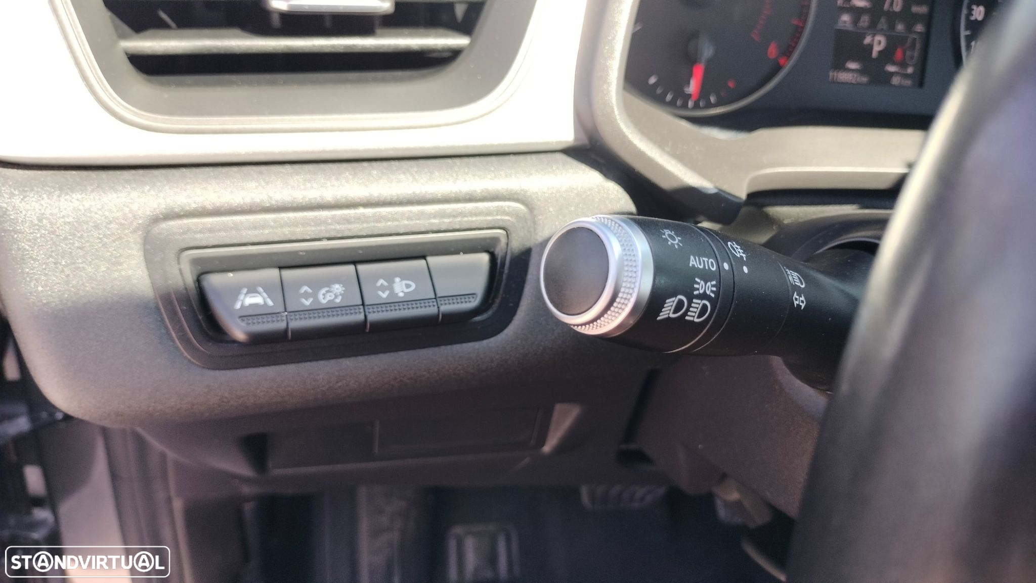 Renault Captur BLUE dCi 115 EDC BUSINESS EDITION - 17
