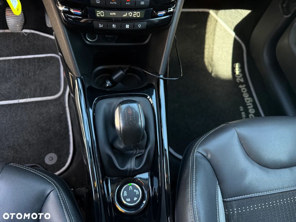 Peugeot 2008 PureTech 82 Allure - 15