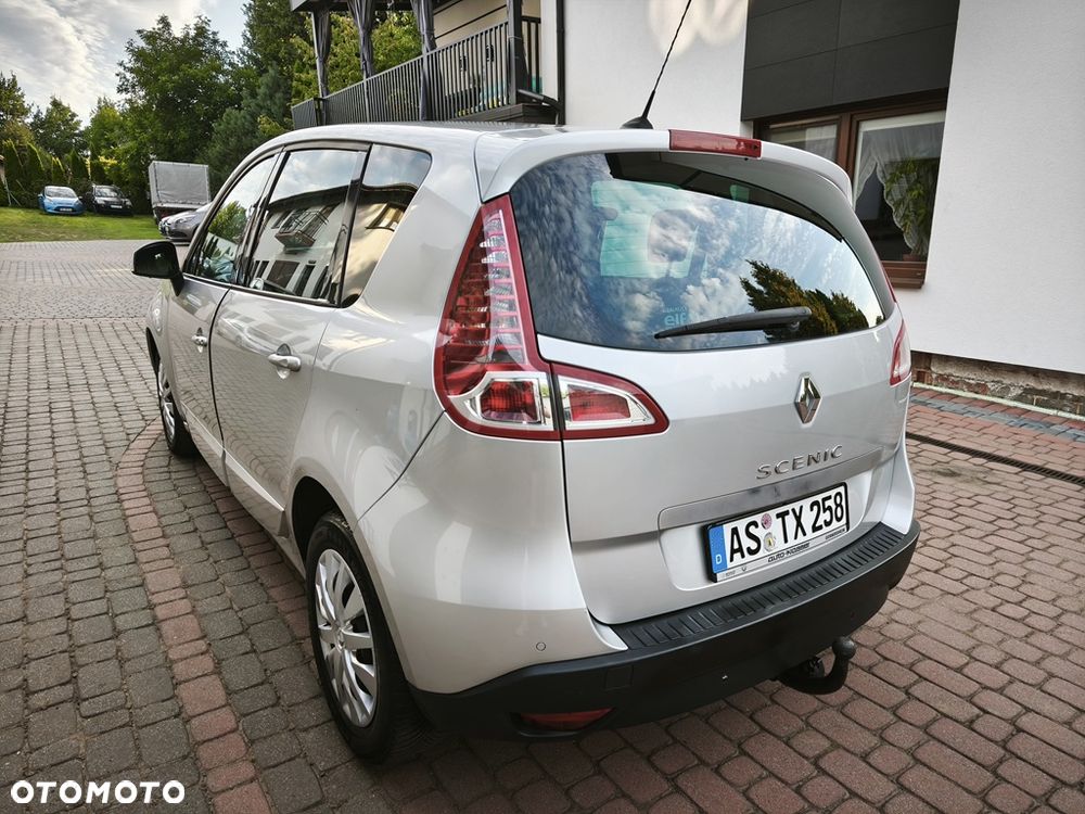 Renault Scenic 1.6 16V 110 TomTom Edition - 12