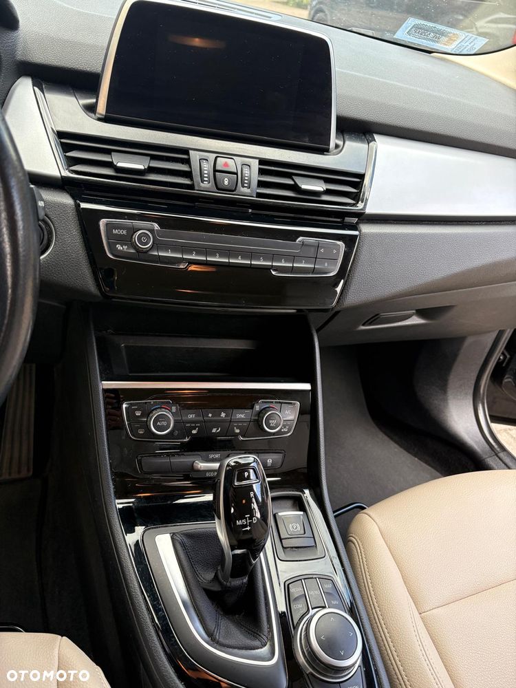 BMW Seria 2 218i - 7