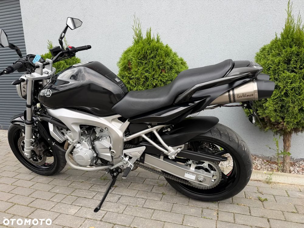 Yamaha FZ - 8