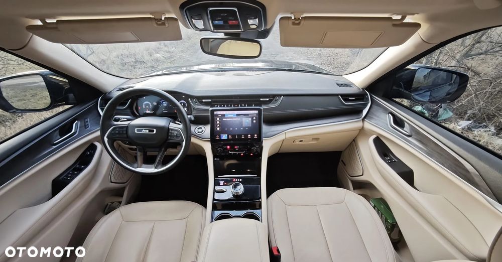 Jeep Grand Cherokee - 11