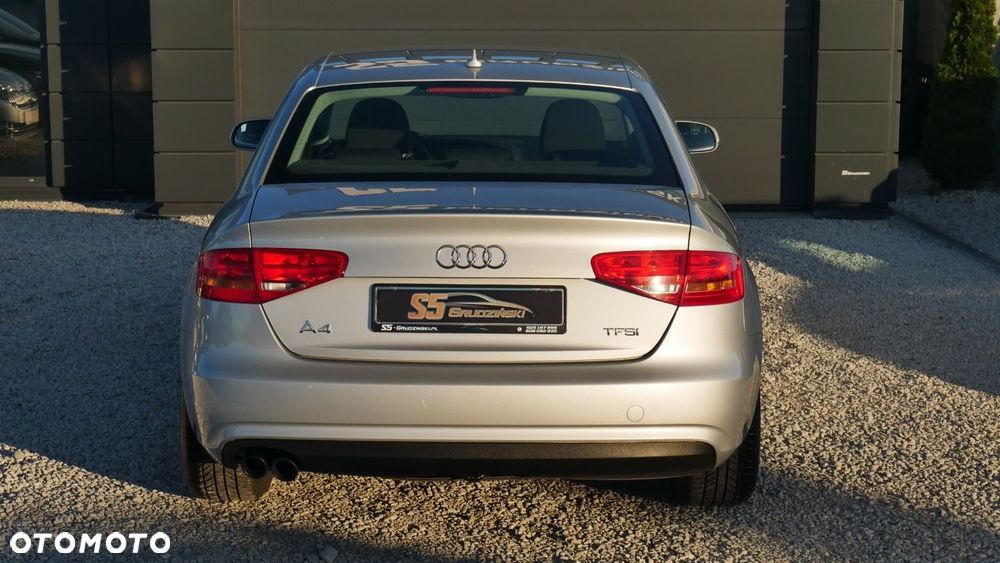 Audi A4 Limousine - 4