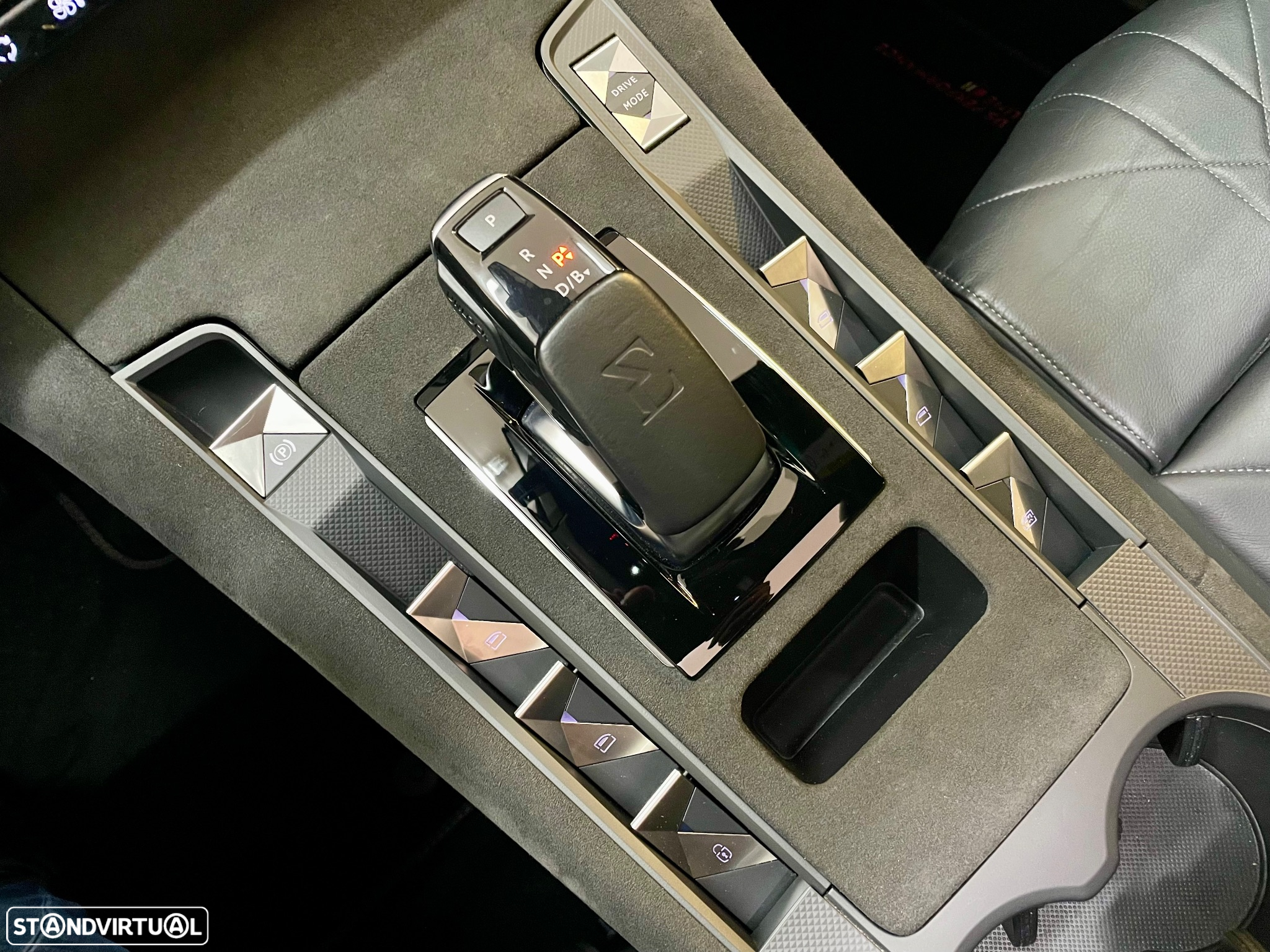 DS DS7 Crossback E-Tense Performance Line EAT8 - 32