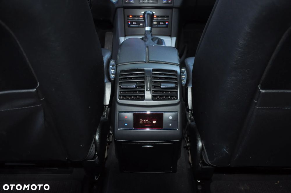 Mercedes-Benz Klasa E 250 CDI DPF BlueEFFICIENCY Automatik Avantgarde - 13