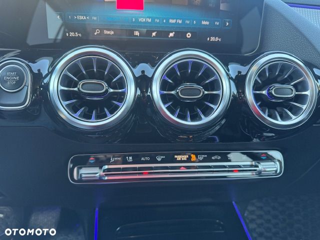 Mercedes-Benz GLA - 17