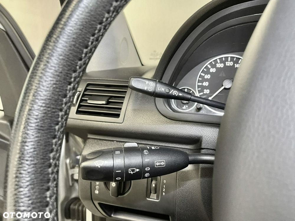 Mercedes-Benz Klasa A 170 BlueEFFICIENCY Avantgarde - 19