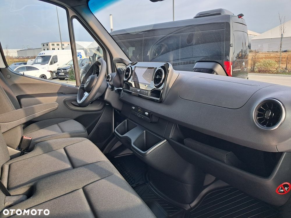 Mercedes-Benz Sprinter - 20