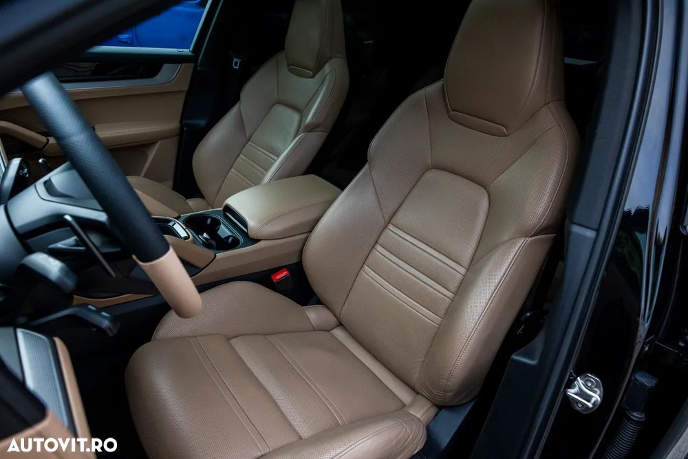 Porsche Cayenne Coupe E-Hybrid - 19