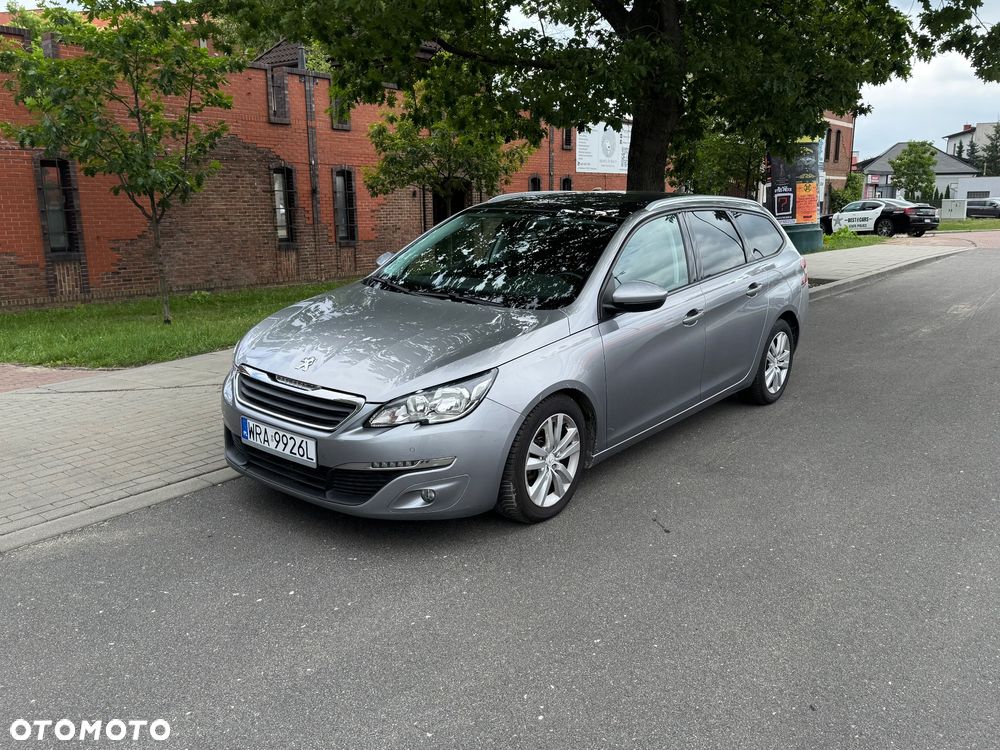 Peugeot 308 - 8