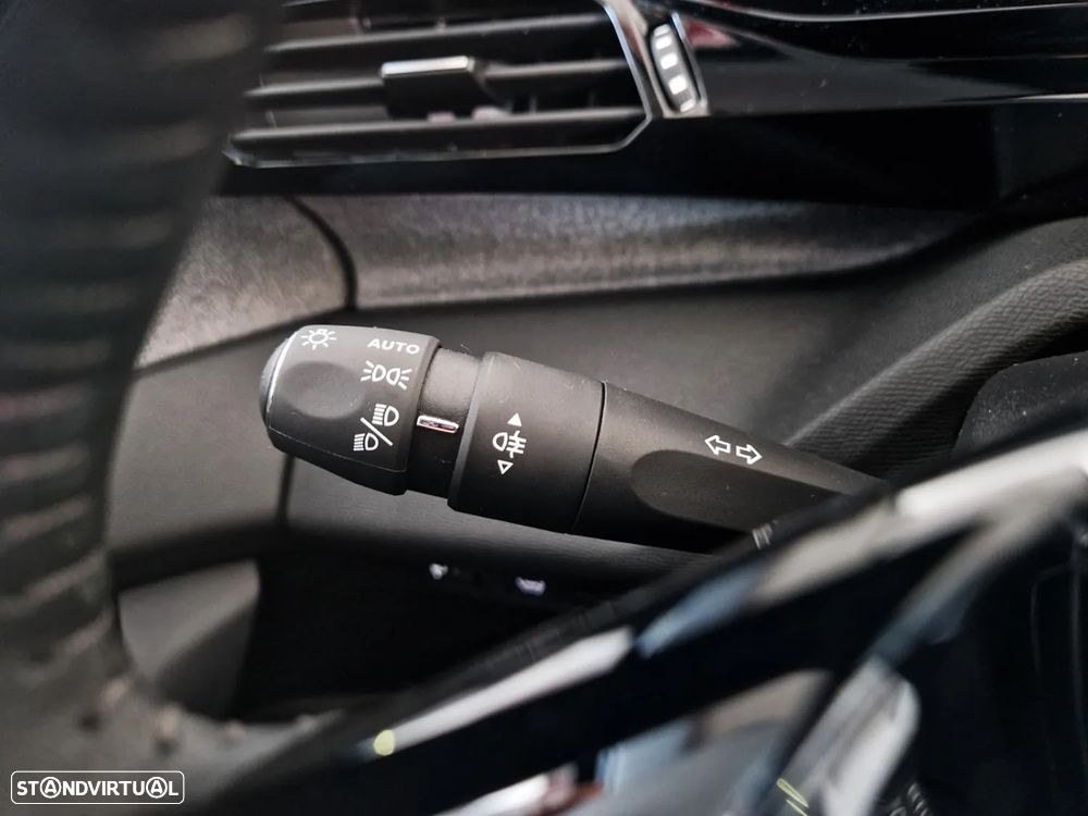 Peugeot 308 1.2 PureTech Allure - 21