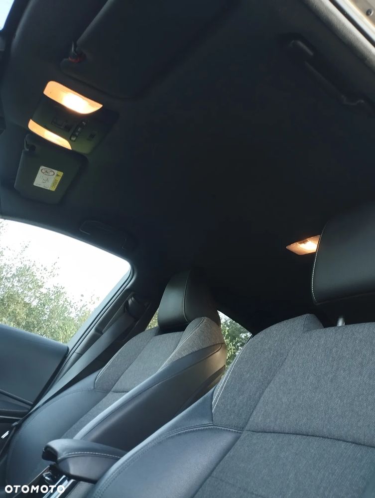 Toyota Corolla 1.8 Hybrid Style - 40