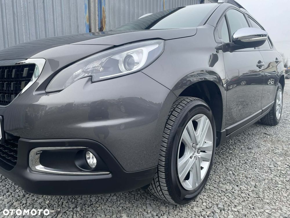 Peugeot 2008 1.2 Pure Tech Allure S&S - 8