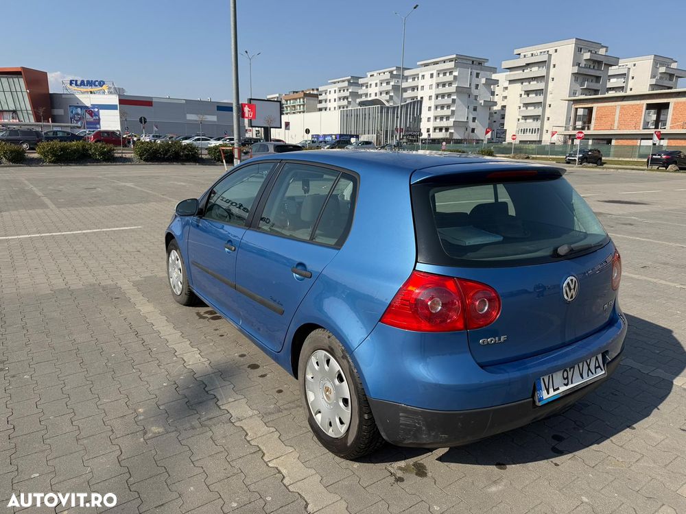 Volkswagen Golf - 6